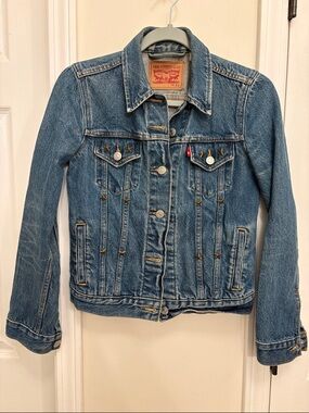 Levi's Medium Blue Star-Studded Denim Jacket